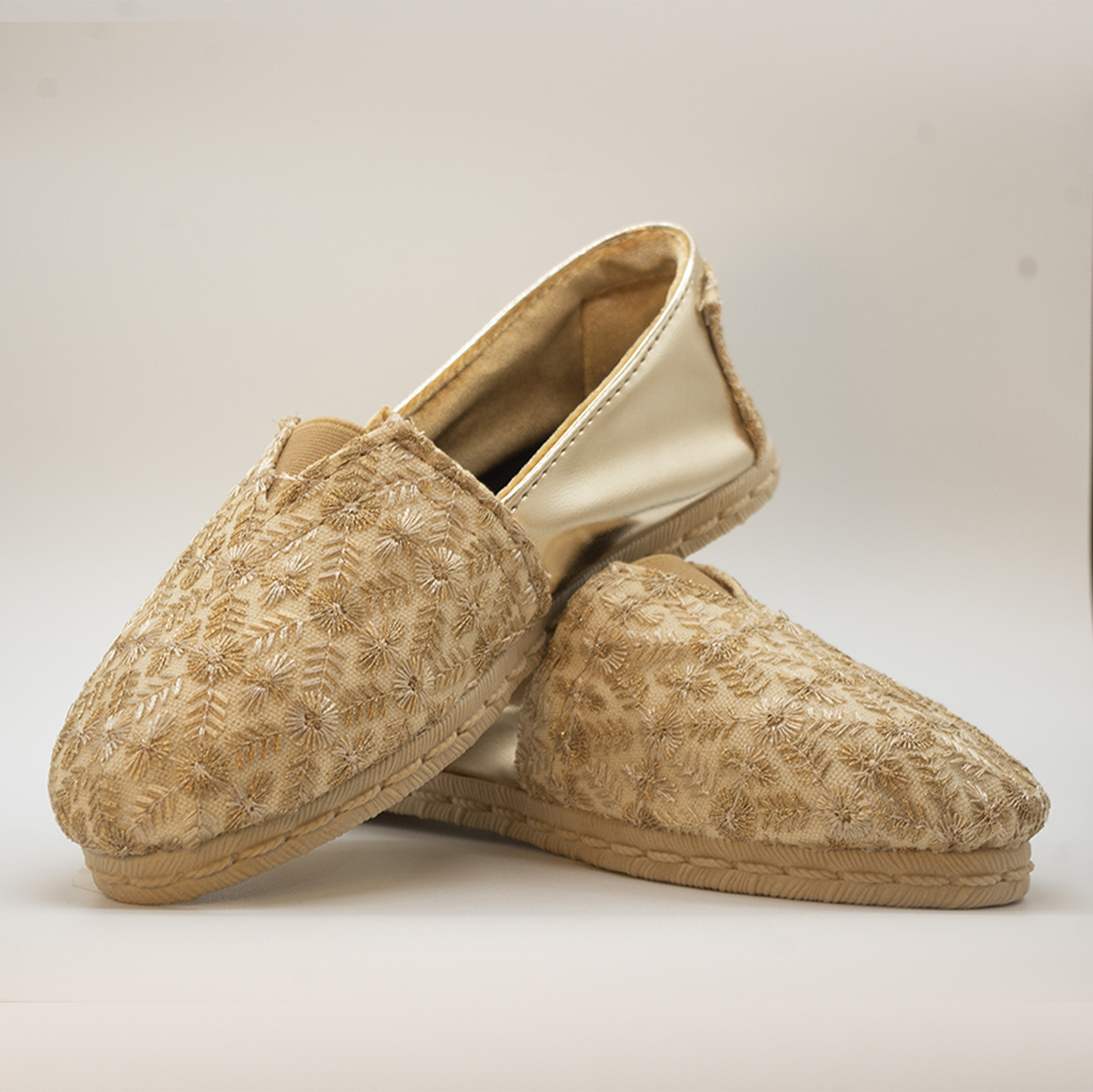 Invierno Indias Velvet Halo Dorado - Imagen 7