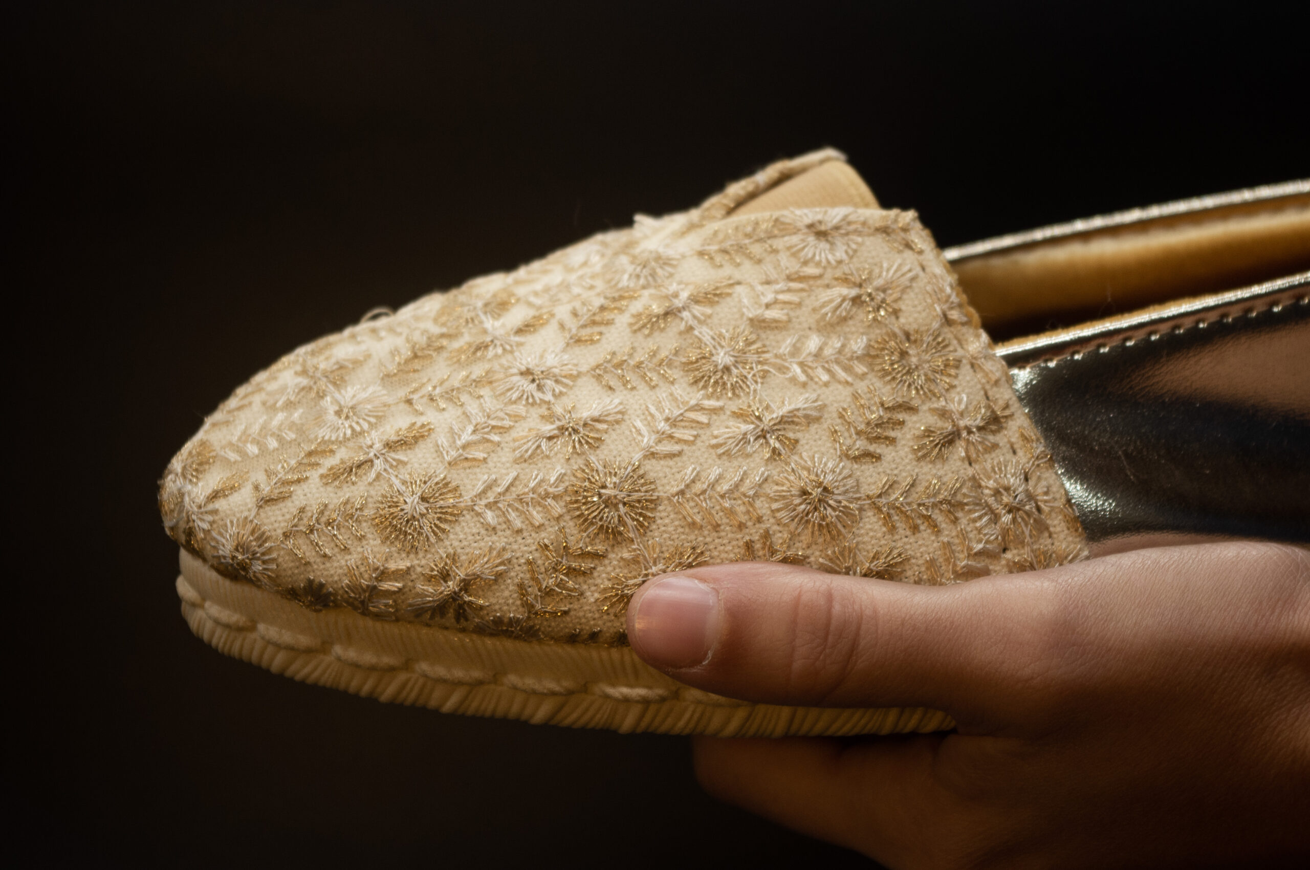 Invierno Indias Velvet Halo Dorado - Imagen 3