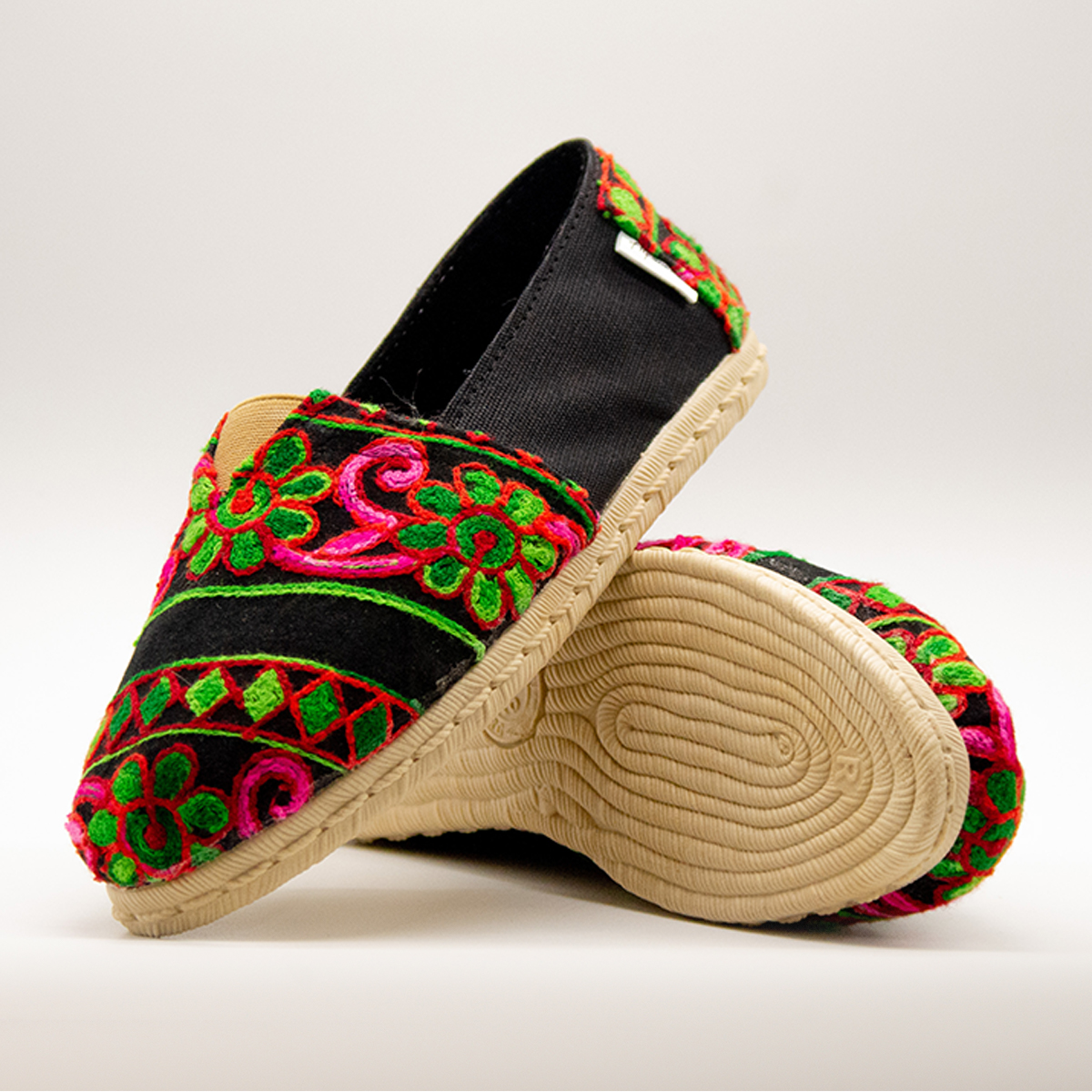 Invierno Indias Velvet Negro y Fucsia